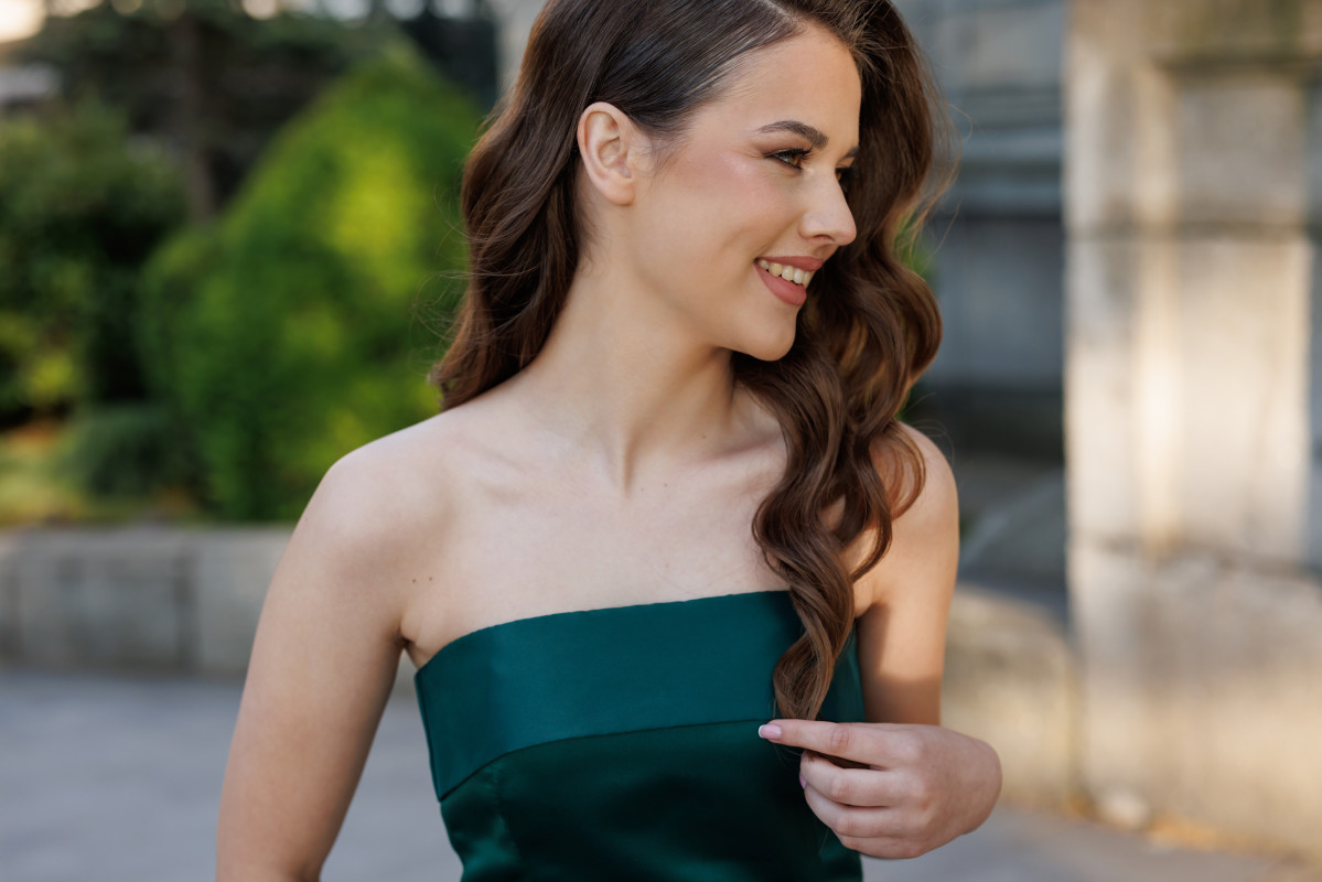 Michelle Pfeiffer's Timeless Silk Ensembles & Suiting Reign